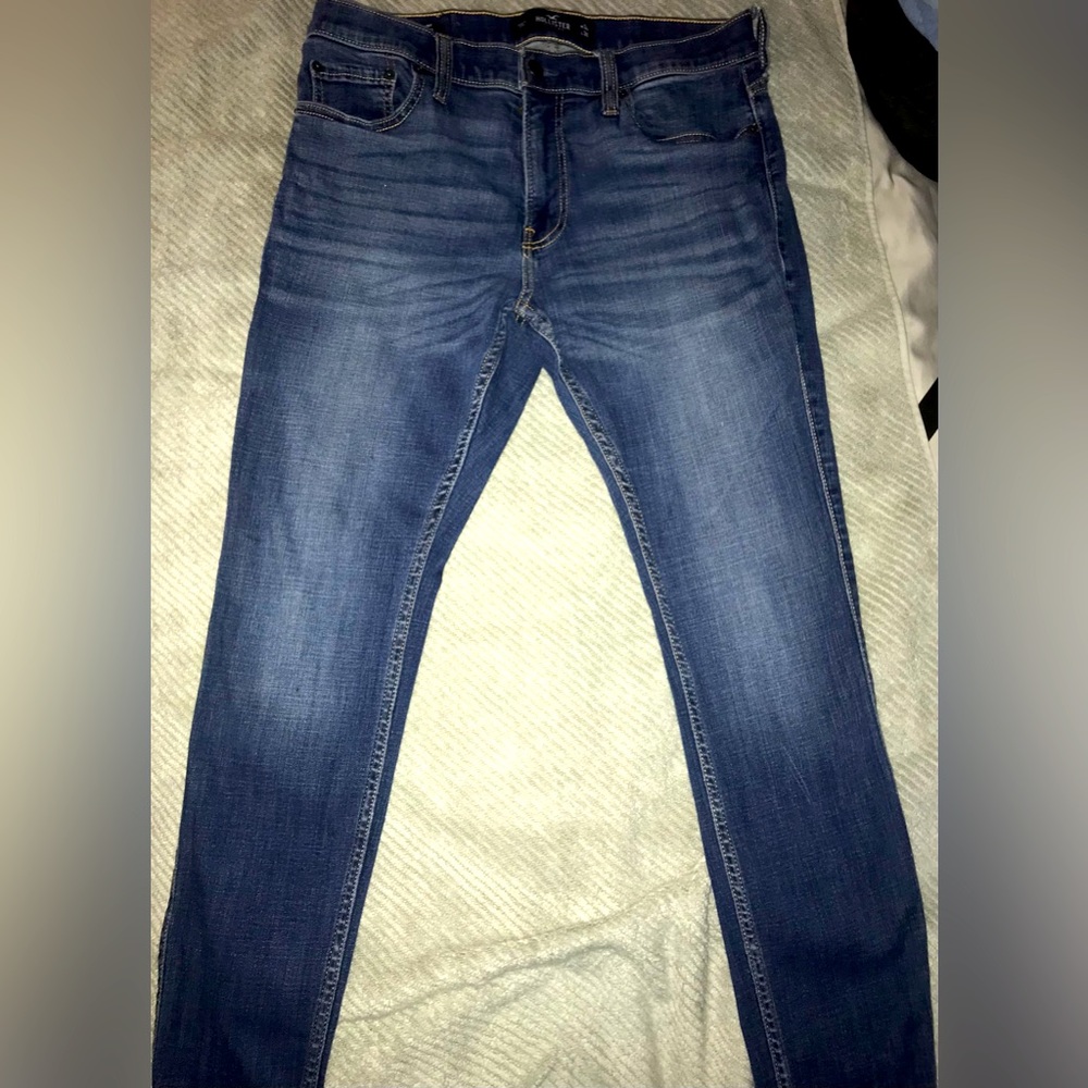 Hollister Dark Wash Extreme Skinny Jeans. Size 34x40. Excellent Condition.